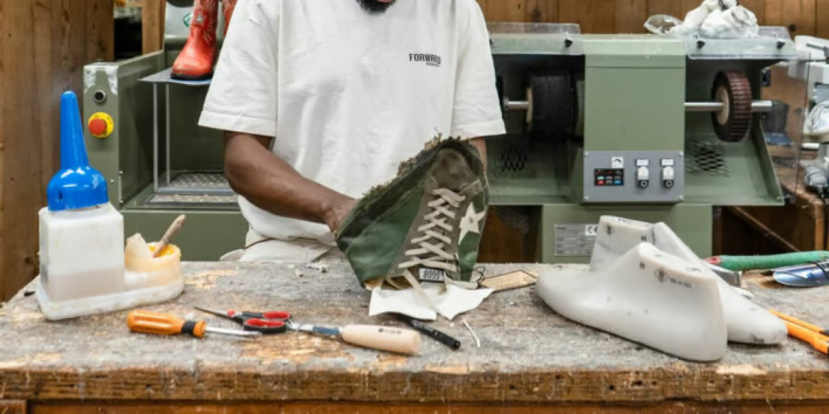 Golden Goose Shoes Sale a thin one beneath it and was
