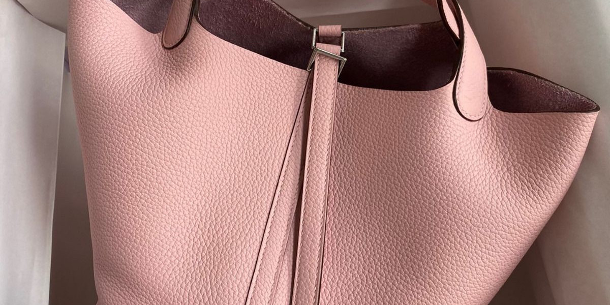 for me is how easily this style Hermes can be packed