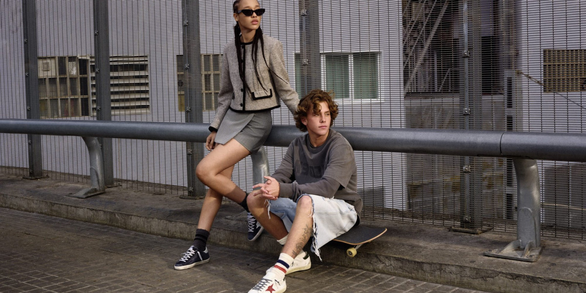 Golden Goose Sneakers On Sale are grabbing drinks after